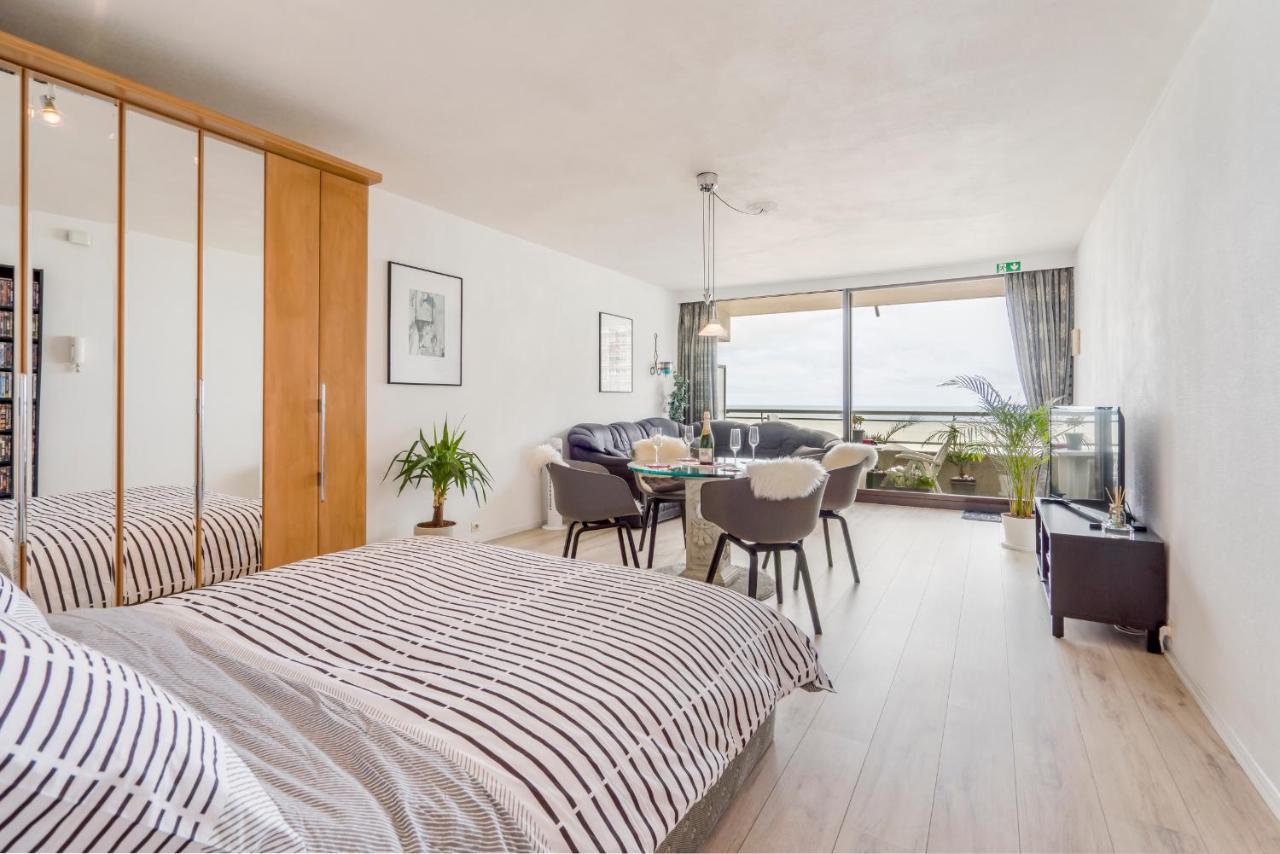 Luxueuze Vakantiestudio Met Zeezicht En Terras In Oostende Экстерьер фото